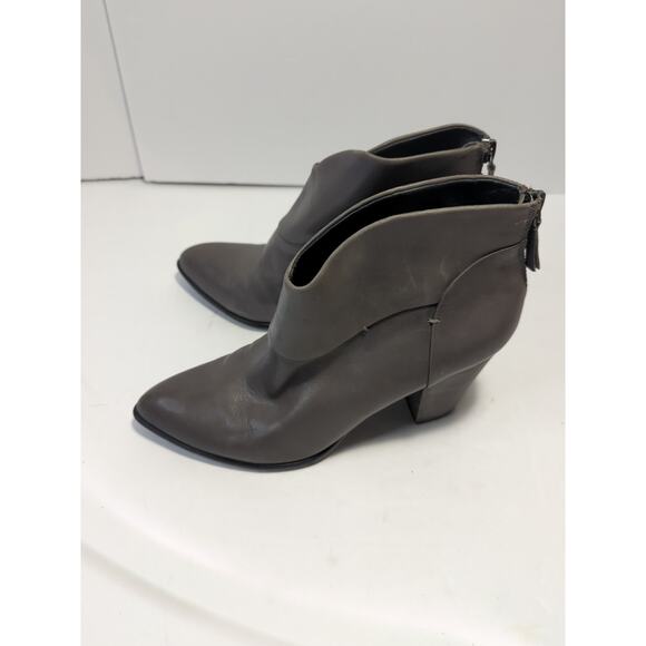 B. Makowsky Women's Size 8M Gray Soft Leather Ankle Boots Booties 3in Heel - Picture 2 of 11